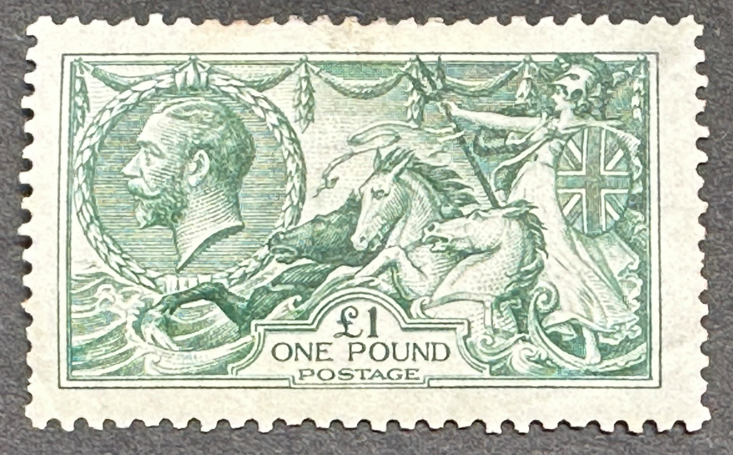 Great Britain GVR green Seahorses £1 stamp